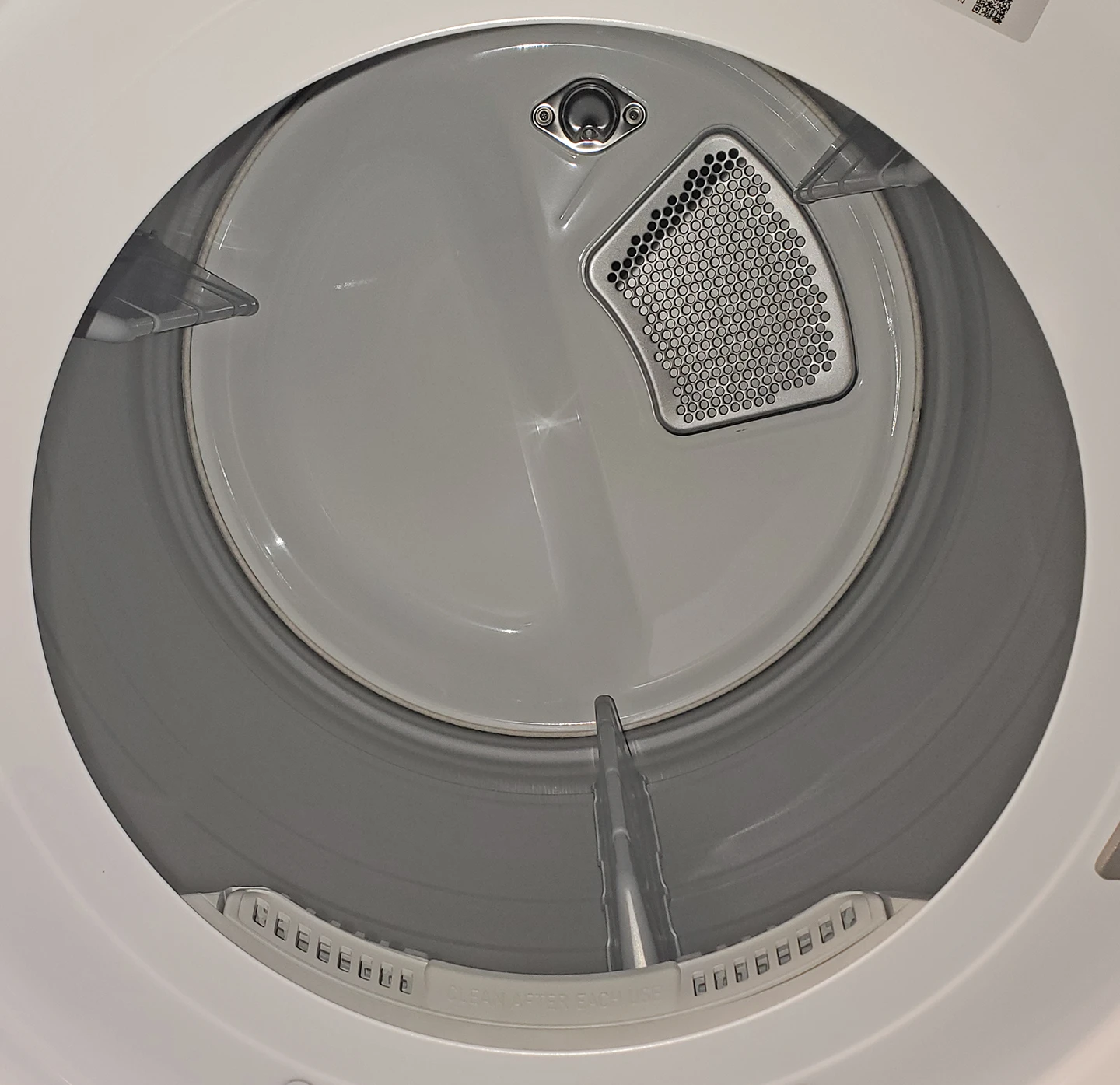 LG DLEX4000W and WM4000HWA Front Load Washer and Electric Dryer - Image 3