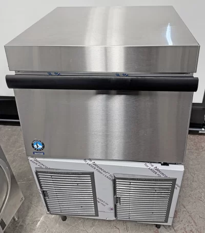 Hoshizaki F-330BAJ 332 lb F Series Flake Ice Machine with 80 lb Storage Bin Air Cooled