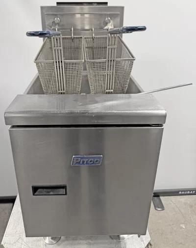 Pitco SGC Natural Gas 35lb Countertop Fryer with Millivolt Controls 60,000 BTU "A"