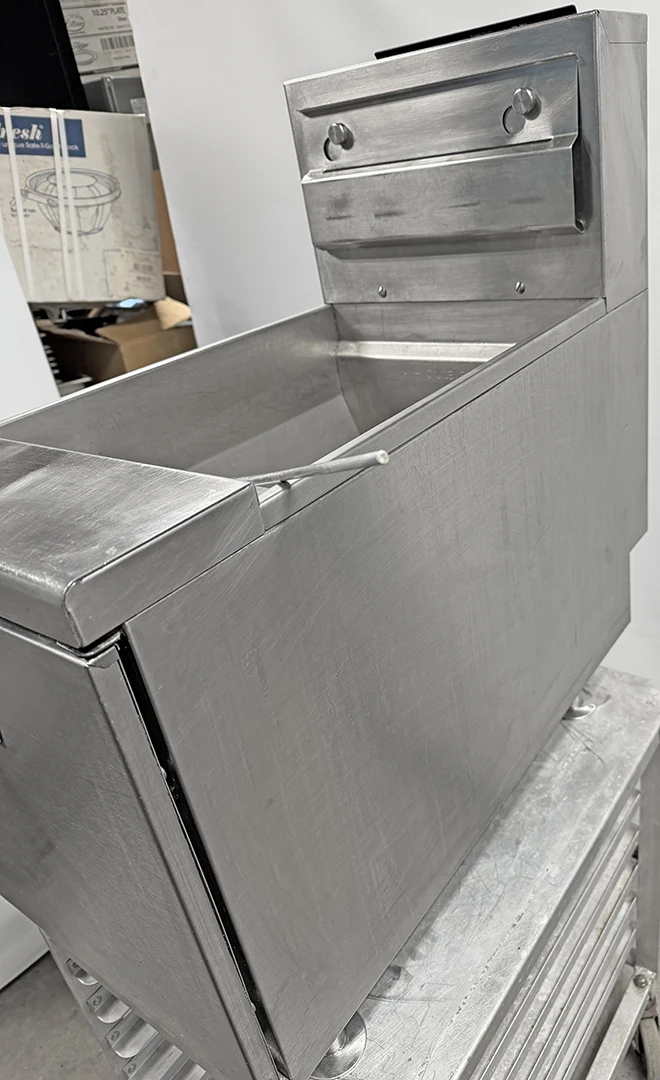 Pitco SGC Natural Gas 35lb Countertop Fryer with Millivolt Controls 60,000 BTU "A" - Image 6