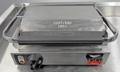 Vollrath 40794 Grooved Top & Bottom Panini Sandwich Grill 13-1/2" x 9-1/8" "A"