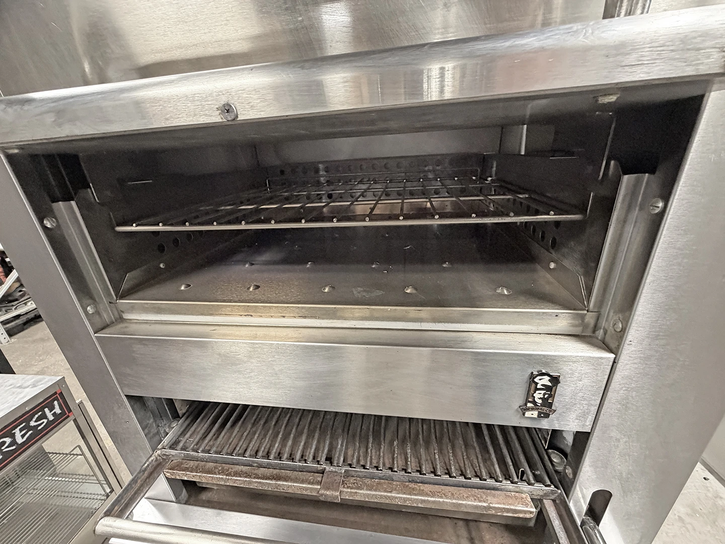 Montague Company 136W36 36 Inch Gas Steak Hotel Broiler Upper Oven 124,000 BTU - Image 5