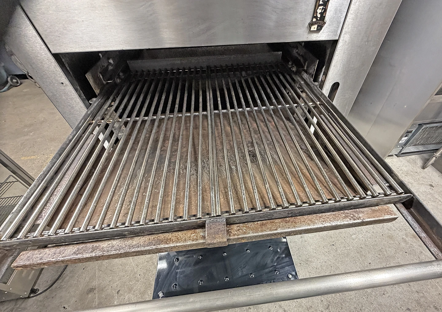 Montague Company 136W36 36 Inch Gas Steak Hotel Broiler Upper Oven 124,000 BTU - Image 6