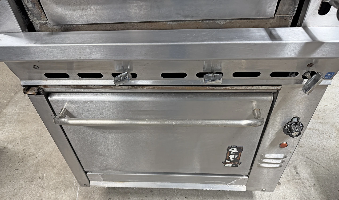 Montague Company 136W36 36 Inch Gas Steak Hotel Broiler Upper Oven 124,000 BTU - Image 8