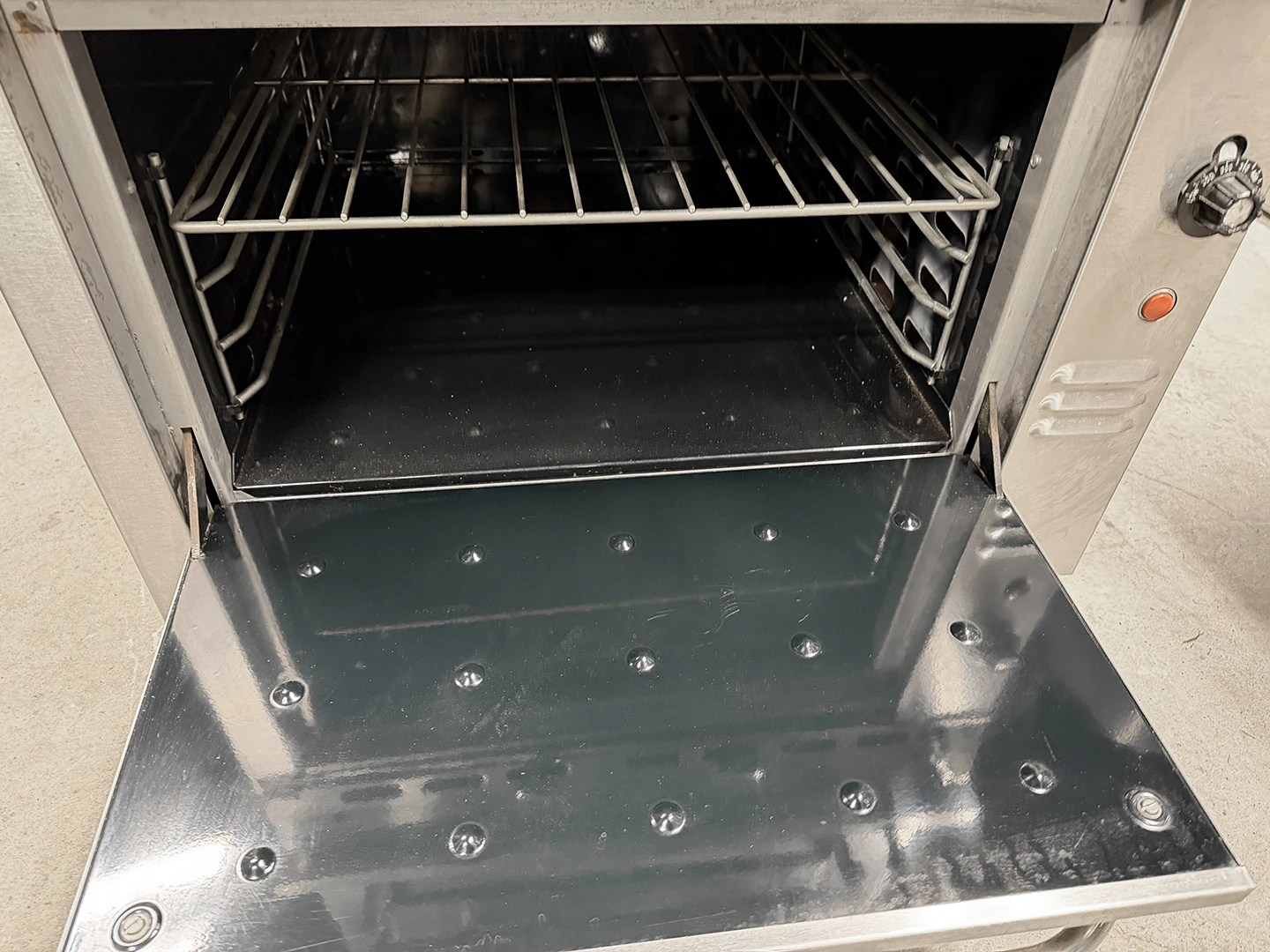 Montague Company 136W36 36 Inch Gas Steak Hotel Broiler Upper Oven 124,000 BTU - Image 9