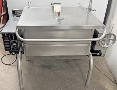 Groen HFP/2E-3 30 Gallon Natural Gas Steam Tilting Skillet Braising Pan Kettle