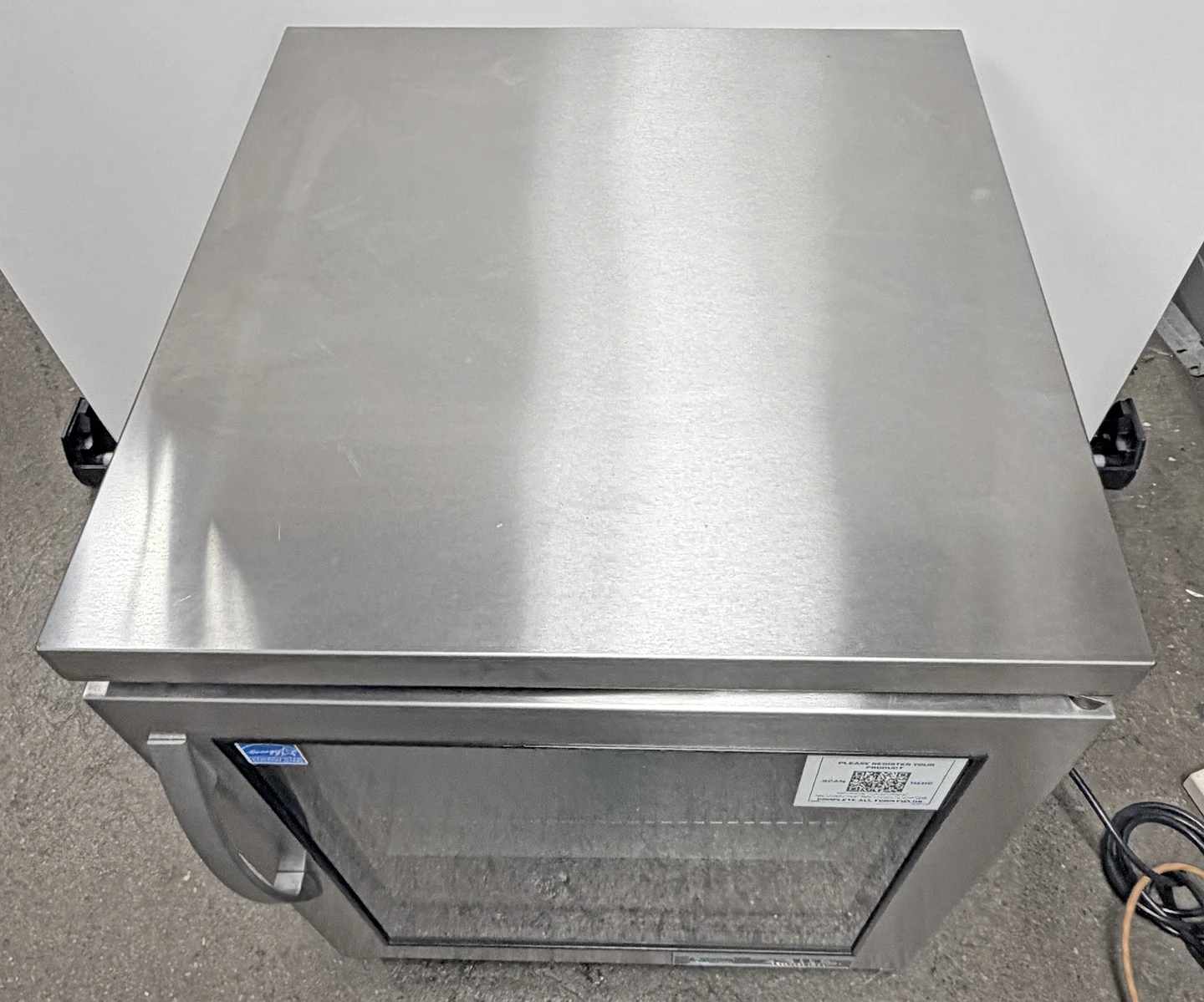 True TUC-24G-HC~FGD01 24" Undercounter Refrigerator with Glass Door - Image 2