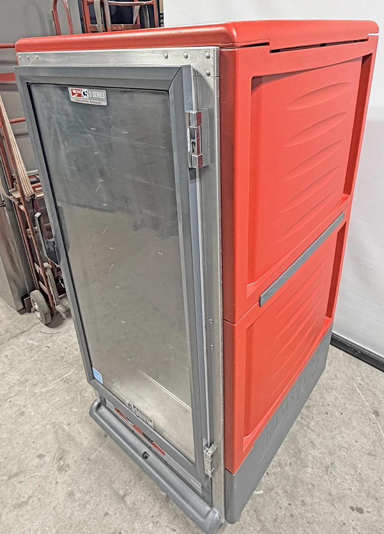 Metro C537-HFC-U 3/4 Height Heated Holding Cabinet with Universal Wire Pan Slides - Image 6