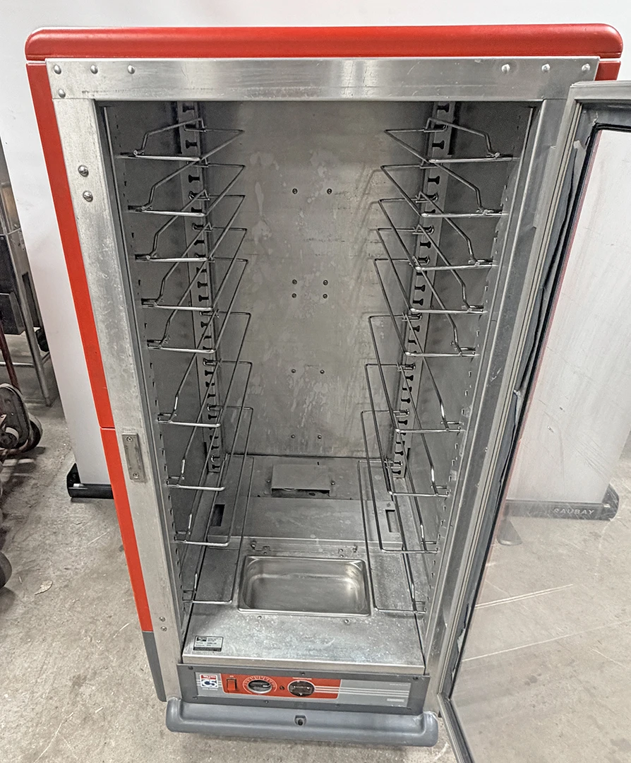 Metro C537-HFC-U 3/4 Height Heated Holding Cabinet with Universal Wire Pan Slides - Image 2