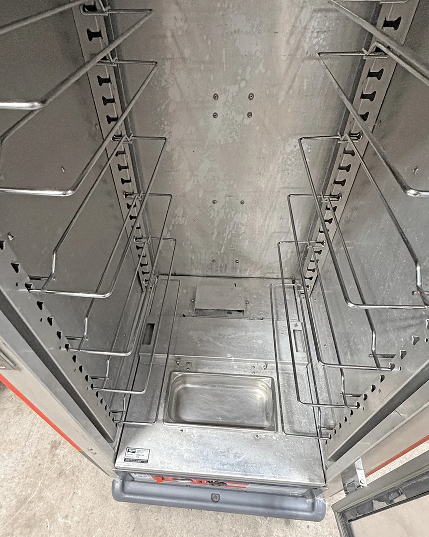 Metro C537-HFC-U 3/4 Height Heated Holding Cabinet with Universal Wire Pan Slides - Image 3