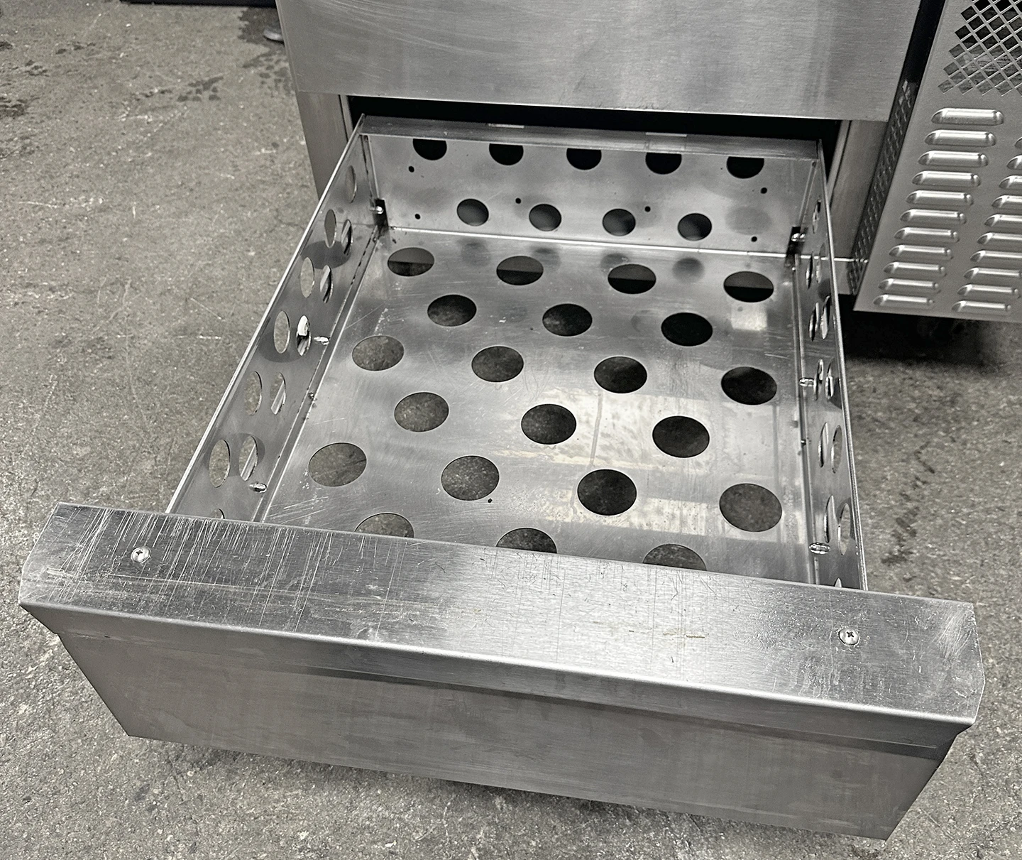Continental DL36G 36" Refrigerated Chef Base with Two Drawers 115v - Image 3