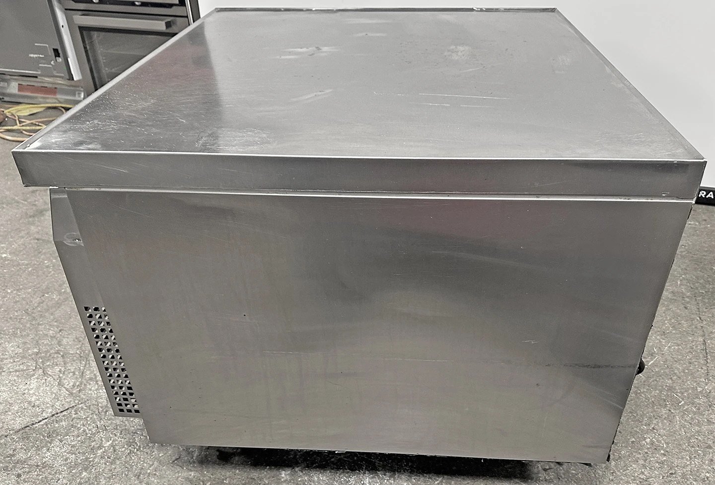 Continental DL36G 36" Refrigerated Chef Base with Two Drawers 115v - Image 6