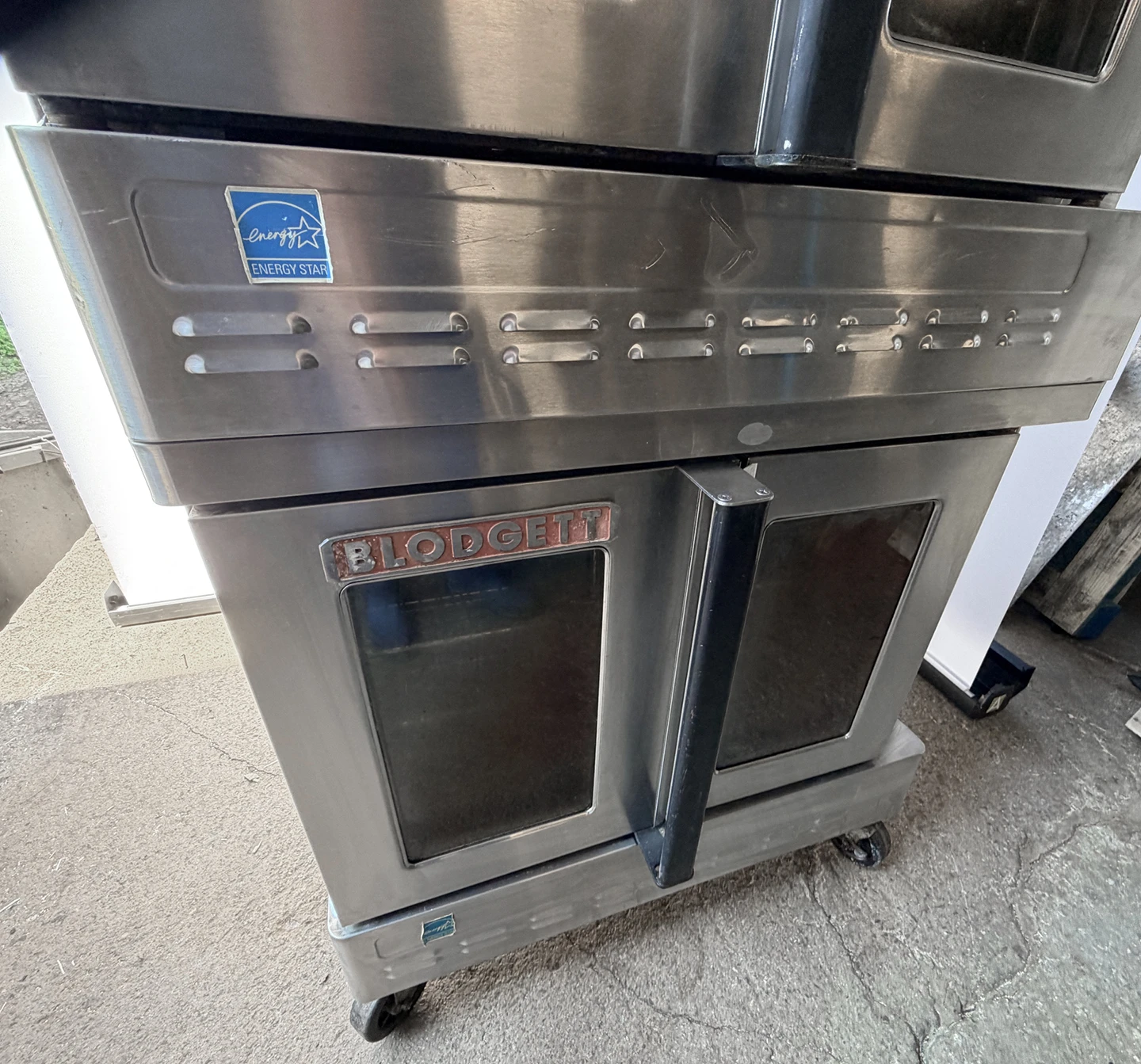 Blodgett Zephaire 240G Natural Gas Double Deck Standard Depth Convection Oven with Casters - Image 7