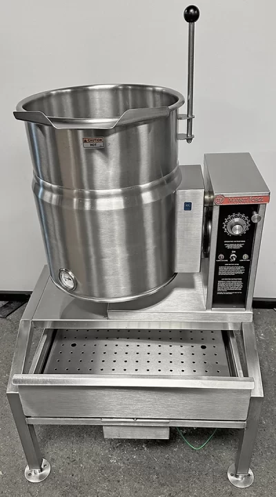 Market Forge FT-10CE 10 Gallon Tilting Steam Jacketed Kettle 480V Electric