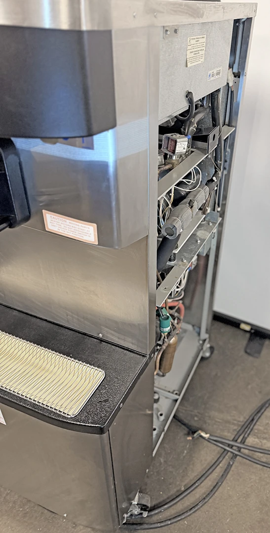 Taylor C716-33 Soft Serve Frozen Yogurt Ice Cream Machine 1 Phase Water Cooled - Image 5