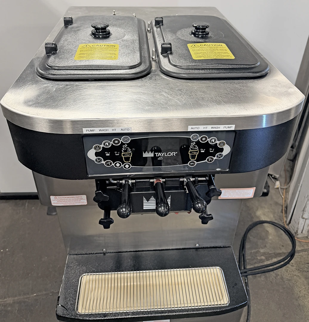 Taylor C716-33 Soft Serve Frozen Yogurt Ice Cream Machine 1 Phase Water Cooled - Image 10