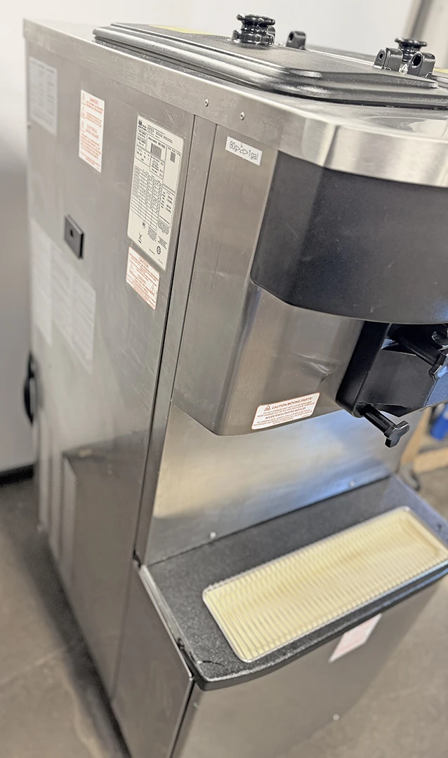 Taylor C716-33 Soft Serve Frozen Yogurt Ice Cream Machine 1 Phase Water Cooled - Image 3