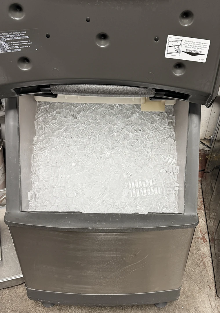 Manitowoc Ice QY-0324A 22" Q-Series Half Cube Ice Machine Head 320 lb 22" S320 Ice Bin - Image 2