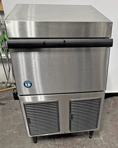 Hoshizaki F-330BAJ 332 lb F Series Flake Ice Machine with 80 lb Storage Bin Air Cooled