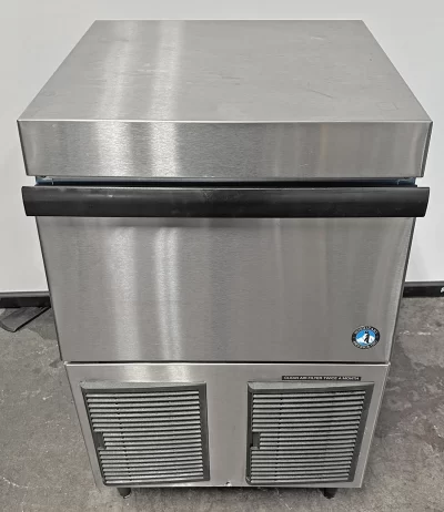 Hoshizaki F-330BAH 330 lb F Series Flake Ice Machine with 80 lb Storage Bin Air Cooled