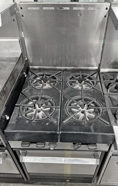 Garland H28 24" 4 Burner Gas Restaurant Range With Spacesaver Oven Natural Gas