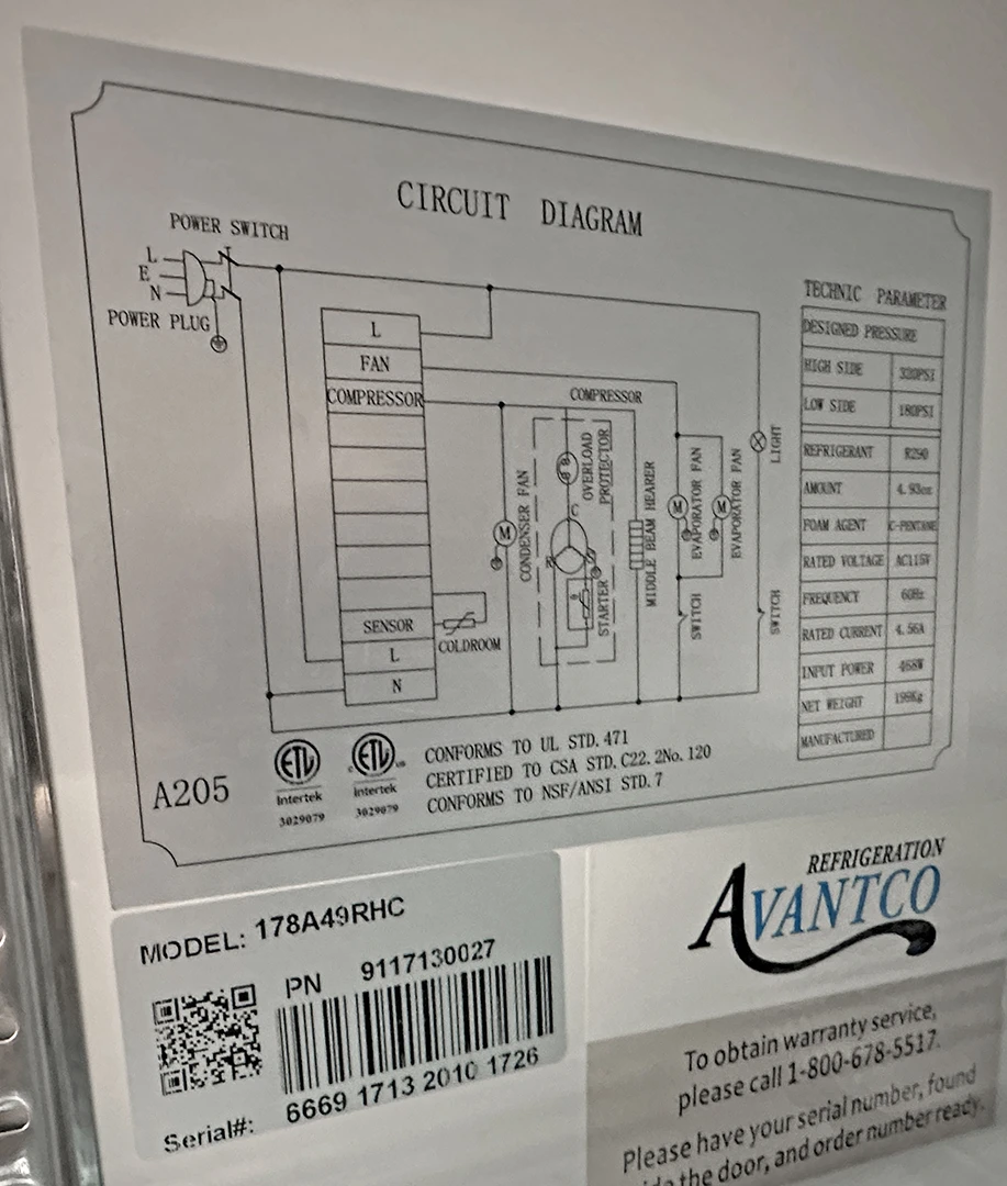 Avantco A-49R-HC 54" Solid Double Door Reach-In Refrigerator - Image 4