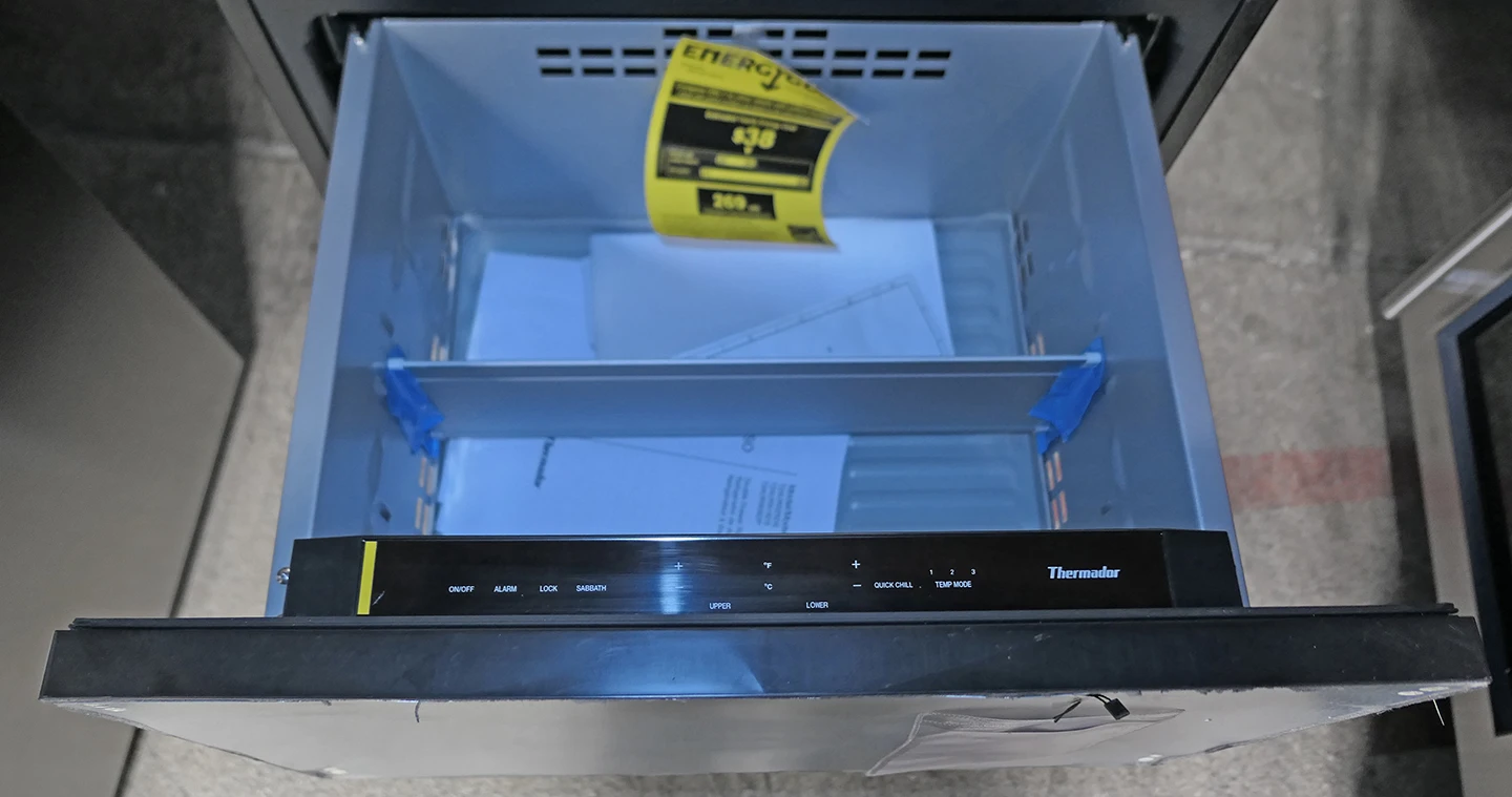 Thermador Freedom Collection T24UR905DP 24" Built-In Undercounter Double Drawer Refrigerator - Image 2