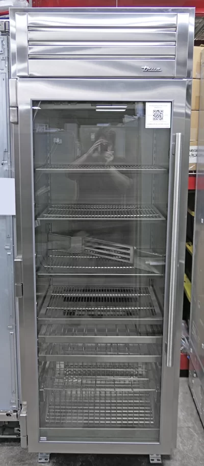 True Residential TR30BEVLSGC 30" Built-In Beverage Center 20.5 cu. ft. Capacity