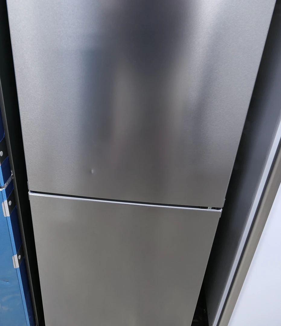 Bosch 500 Series B24CB50ESS 24" Counter Depth Freestanding Bottom Freezer Smart Refrigerator - Image 5