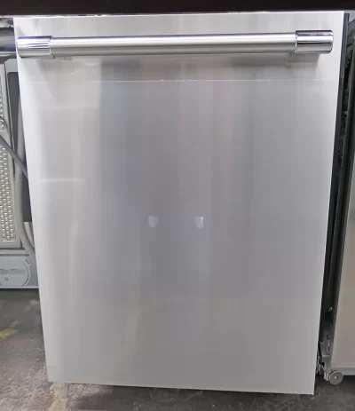 Thermador Emerald Series DWHD640EFP 24" Fully Integrated Smart Dishwasher