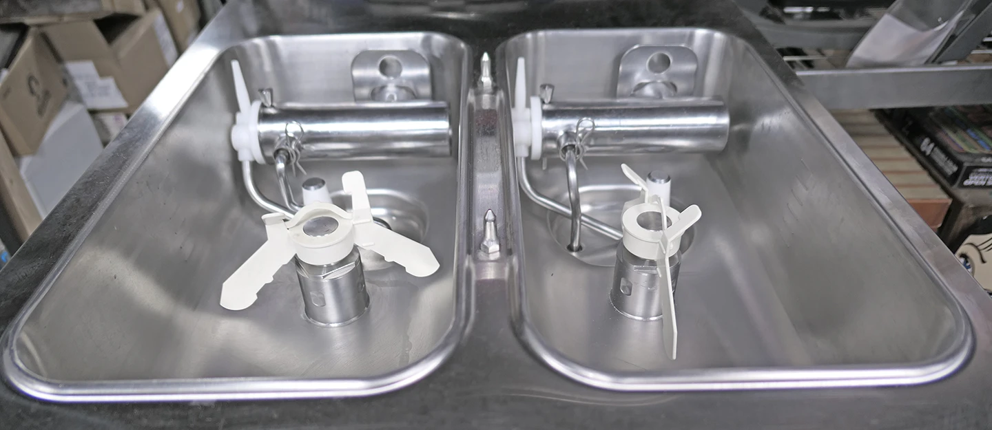 Taylor C716-33 Soft Serve Frozen Yogurt Ice Cream Machine 1 Phase Water Cooled - Image 16
