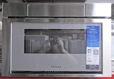 Thermador Masterpiece Professional MD24BS 24" Smart Microwave Drawer