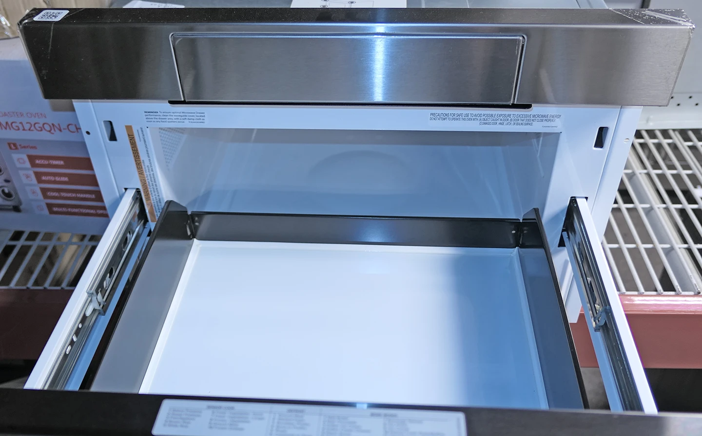 Thermador Masterpiece Professional MD24BS 24" Smart Microwave Drawer - Image 3