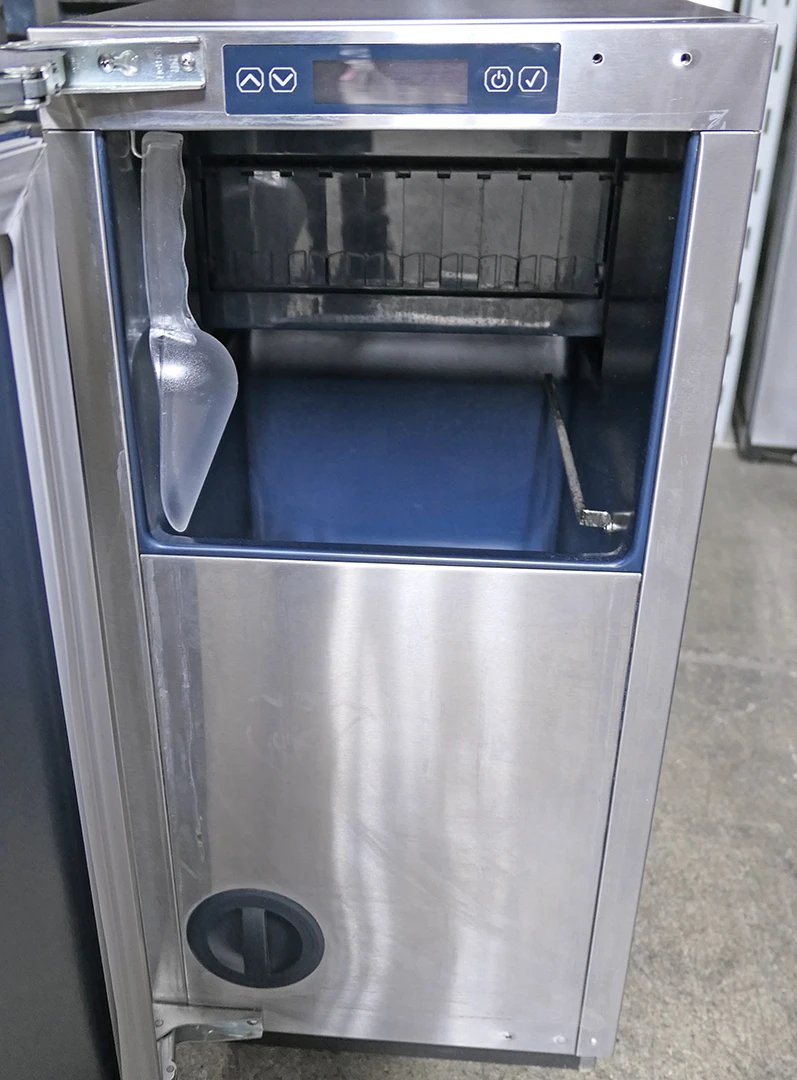 Sapphire SIIM15PSS 15" Built-In Undercounter Gourmet Cube Ice Maker - Image 2