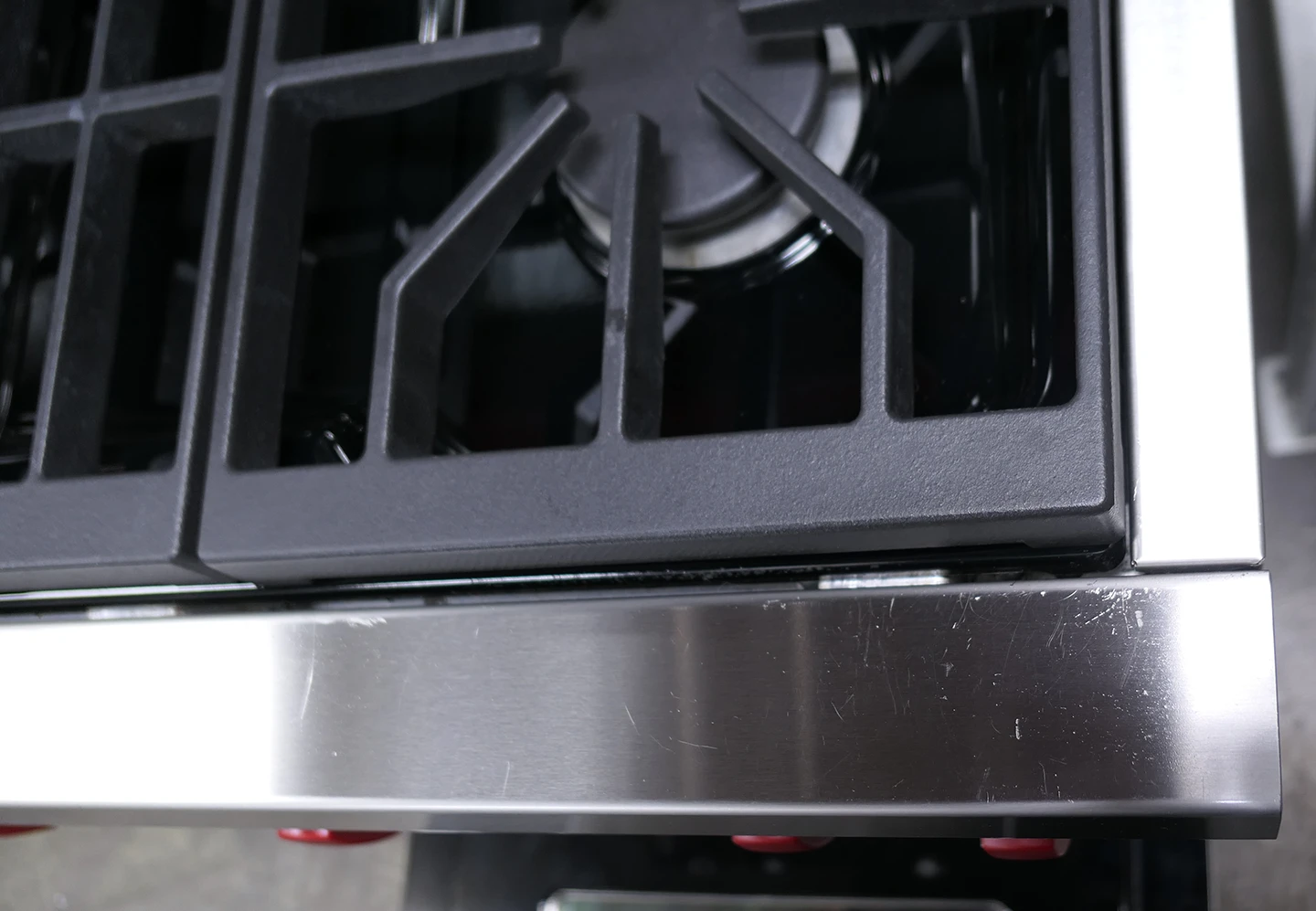 Wolf GR304 30" Pro-Style Freestanding Gas Range Stainless Steel - Image 5