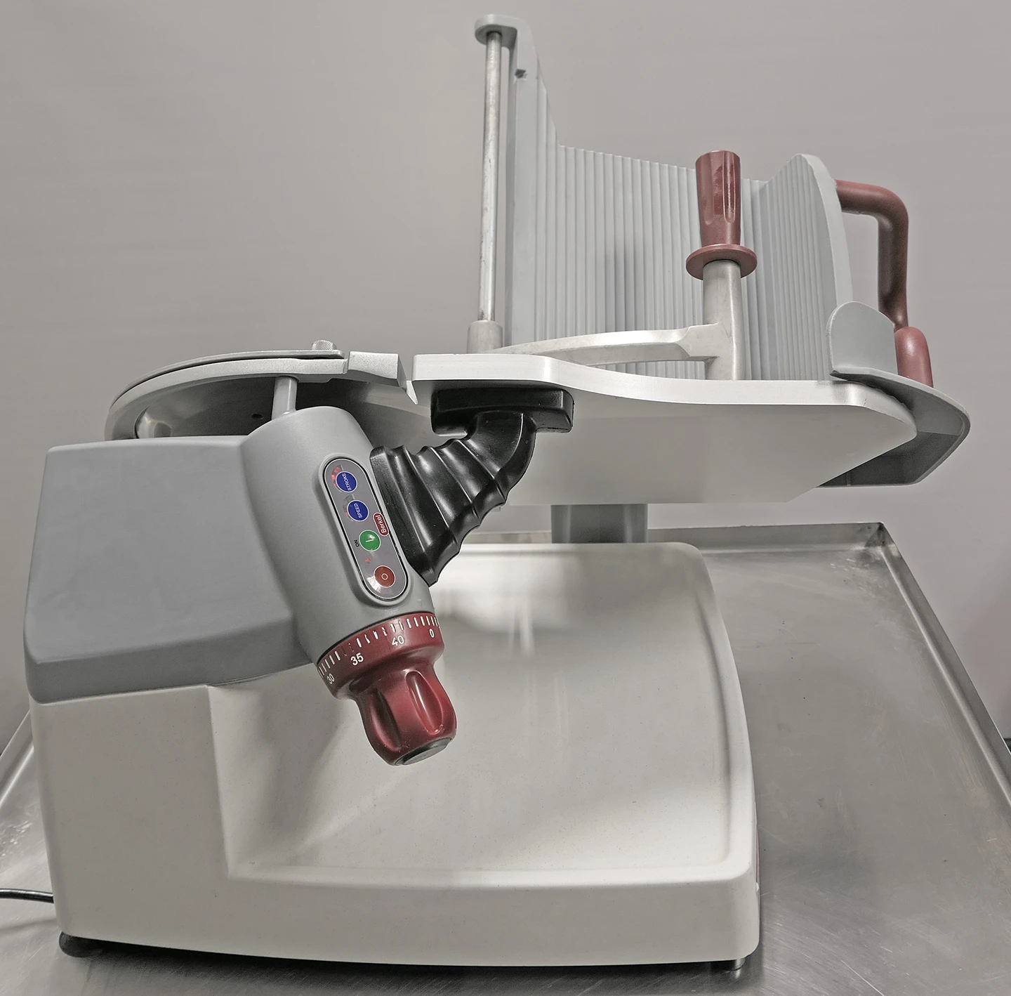 Berkel X13AE 13" 1/2 HP Professional Series Automatic or Manual Slicer - Image 2