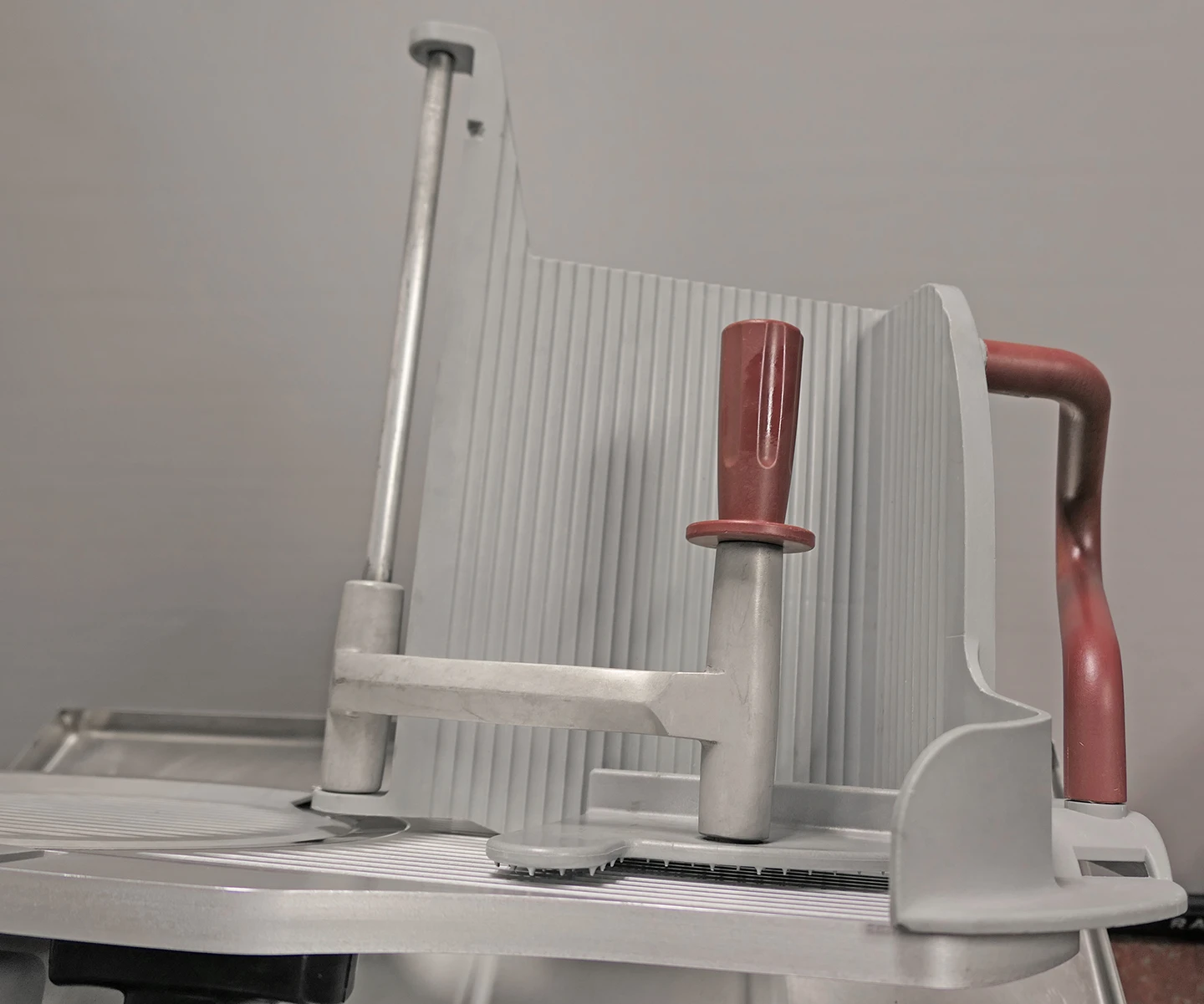 Berkel X13AE 13" 1/2 HP Professional Series Automatic or Manual Slicer - Image 4