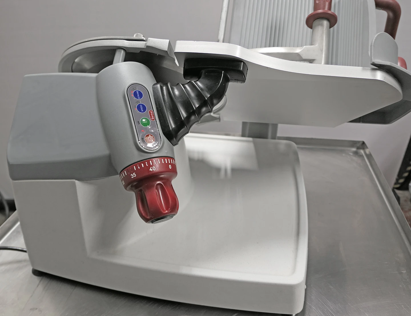 Berkel X13AE 13" 1/2 HP Professional Series Automatic or Manual Slicer - Image 6