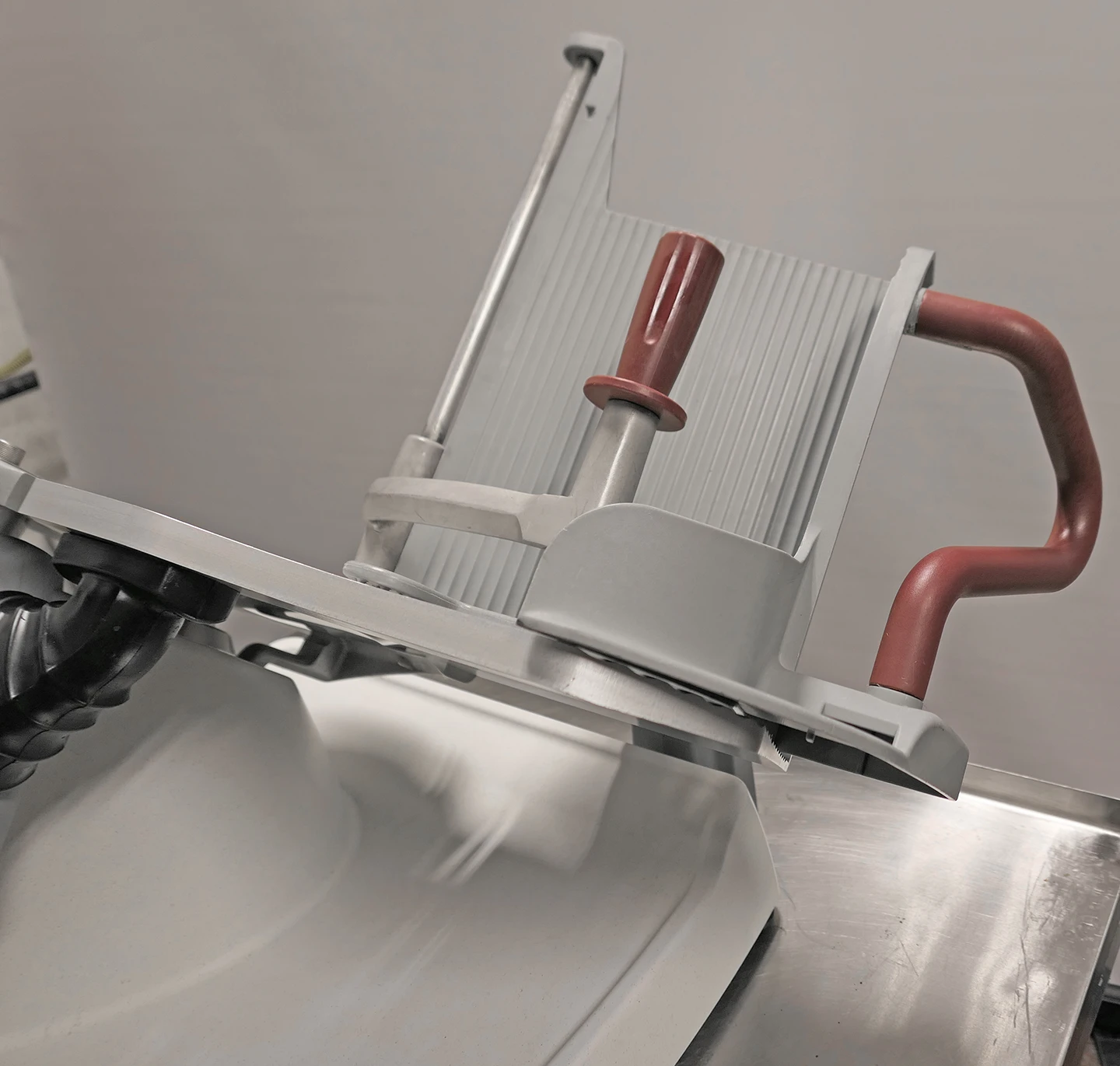 Berkel X13AE 13" 1/2 HP Professional Series Automatic or Manual Slicer - Image 7