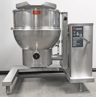 Groen DHT-1/40 gal Steam Kettle - Manual Tilt, 2/3 Jacket, Natural Gas