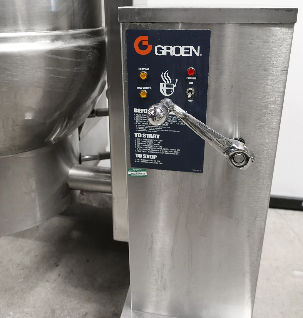 Groen DHT-1/40 gal Steam Kettle - Manual Tilt, 2/3 Jacket, Natural Gas - Image 3