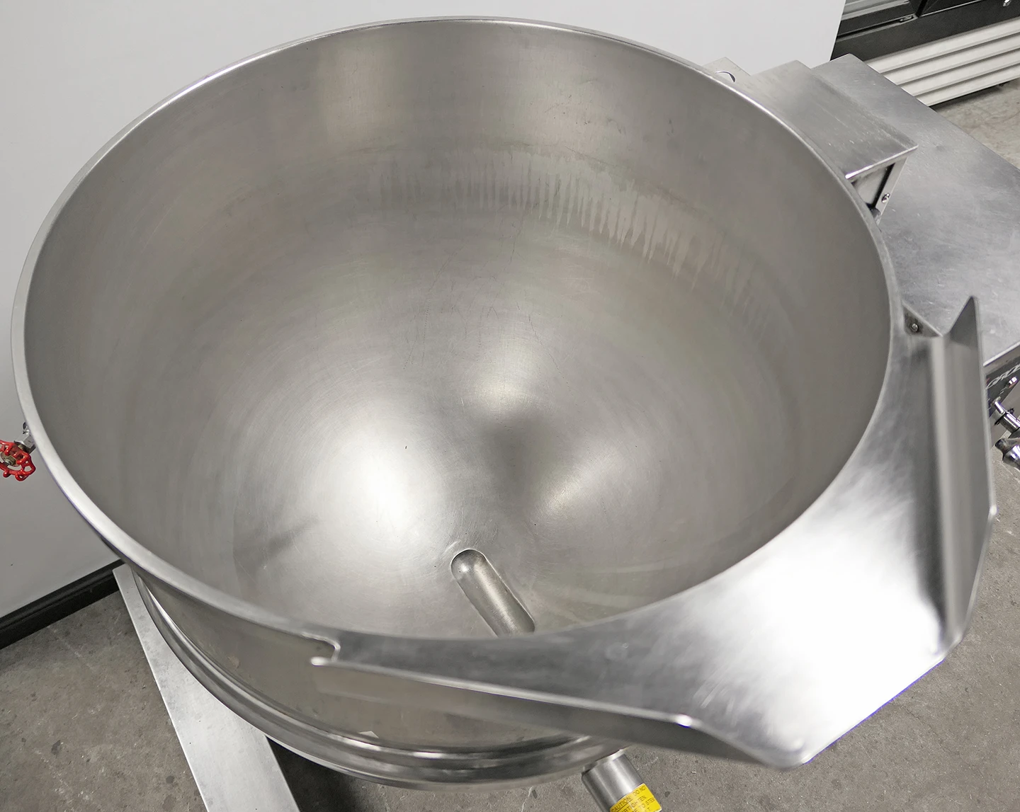 Groen DHT-1/40 gal Steam Kettle - Manual Tilt, 2/3 Jacket, Natural Gas - Image 6
