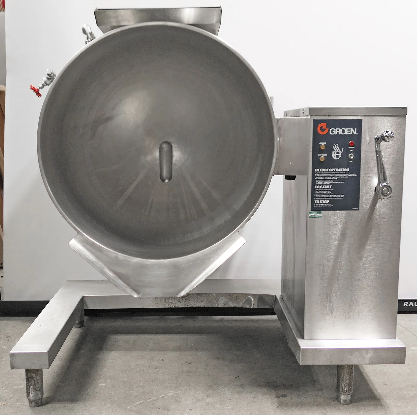 Groen DHT-1/40 gal Steam Kettle - Manual Tilt, 2/3 Jacket, Natural Gas - Image 2