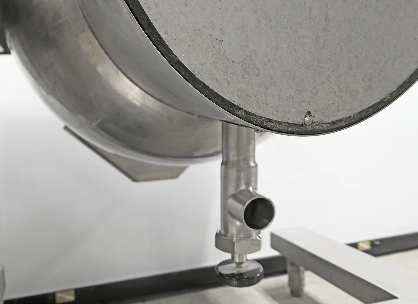 Groen DHT-1/40 gal Steam Kettle - Manual Tilt, 2/3 Jacket, Natural Gas - Image 15
