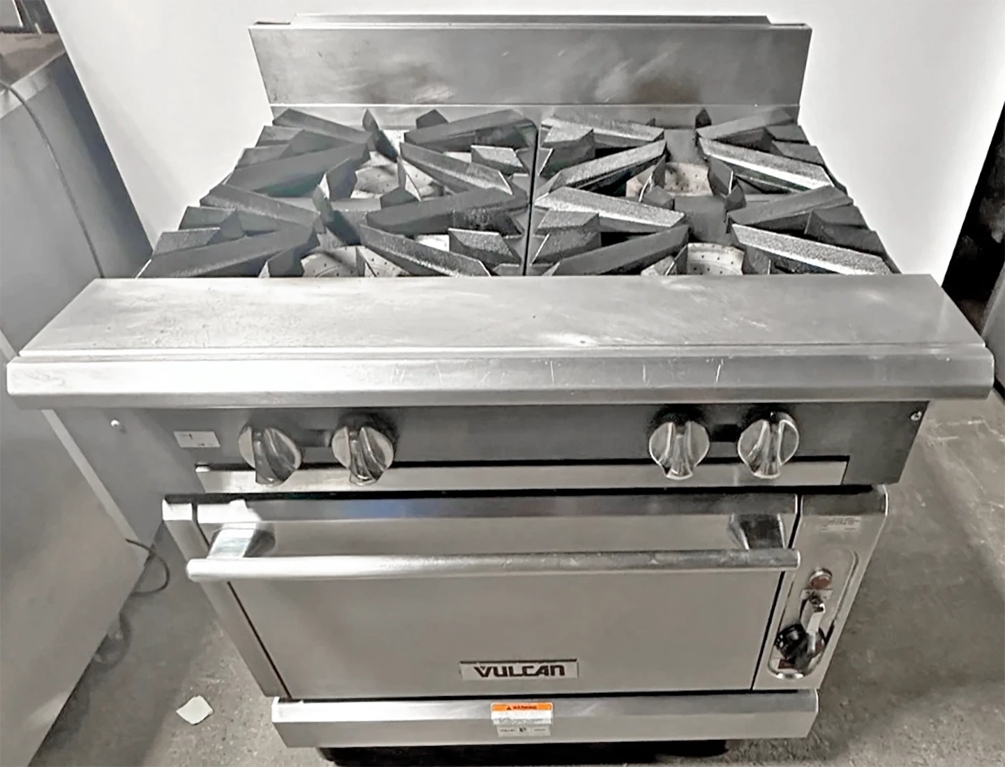 Vulcan V4B36C V Series Heavy Duty 36" 4 Burner Gas Range w/Convection Oven