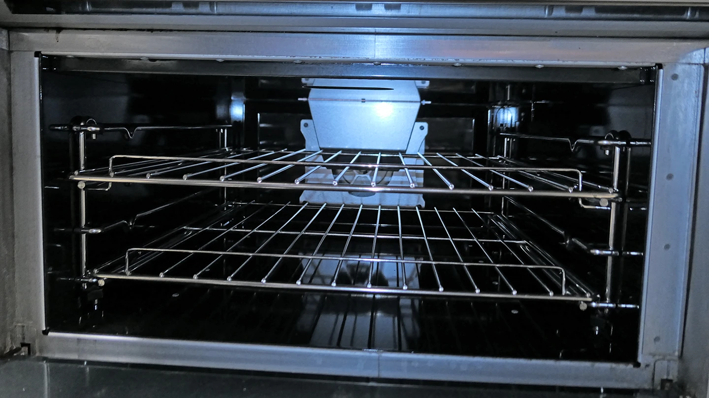 Vulcan V4B36C V Series Heavy Duty 36" 4 Burner Gas Range w/Convection Oven - Image 2