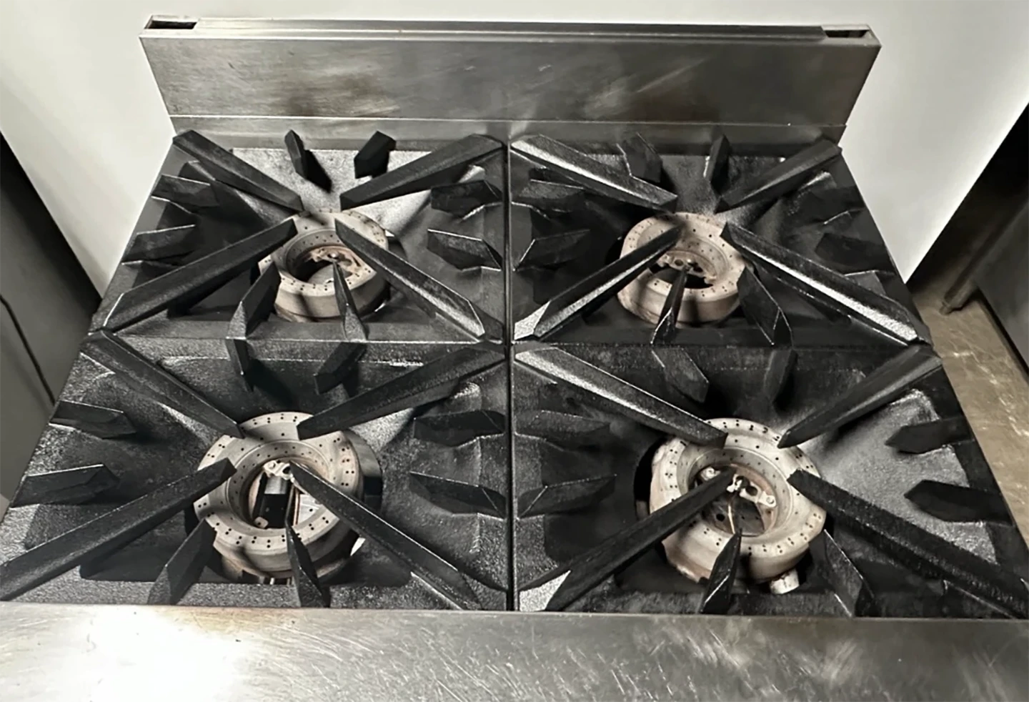 Vulcan V4B36C V Series Heavy Duty 36" 4 Burner Gas Range w/Convection Oven - Image 3