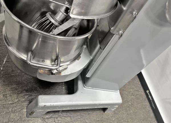 Hobart D340 40 Qt. Mixer 208V 3 PH 1.5 HP w/ Bowl, Whip & Paddle - Image 10