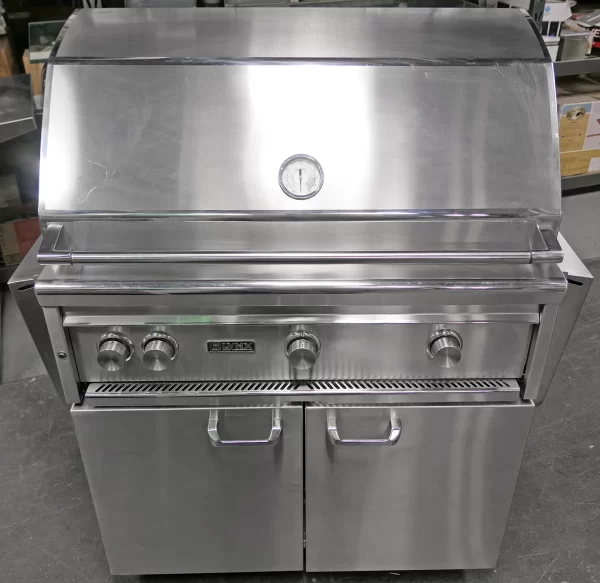 Lynx Professional Series L36ASFRLP 36" Freestanding Grill w/ 935 sq. in. Surface - Image 2