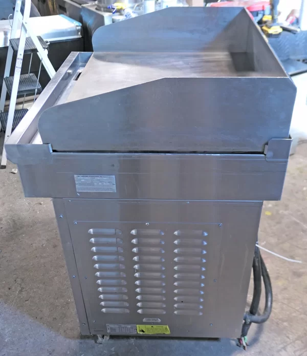 Lang RT30F-208VCF 30″ Electric Range with Griddle 3 phase - Image 6